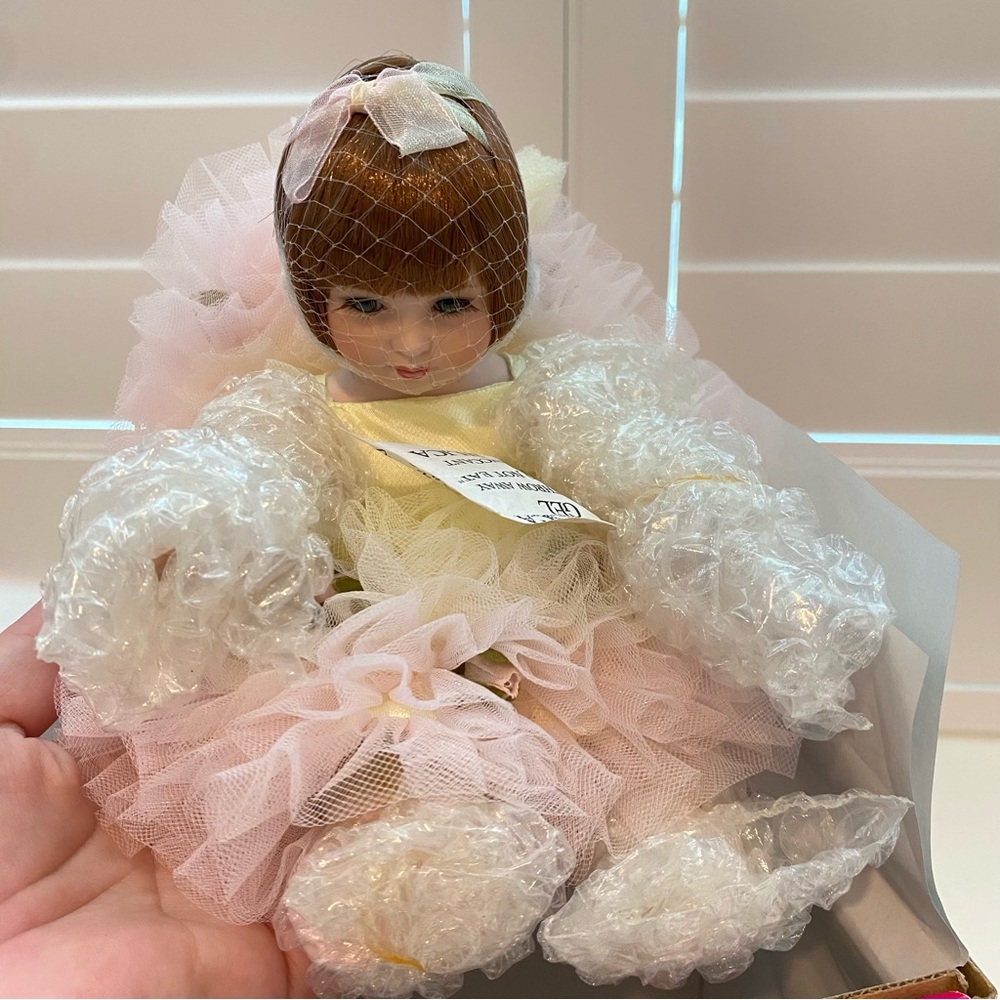 NIB Marie Osmond Fine Collectibles Peace Rose Bud Porcelain Doll